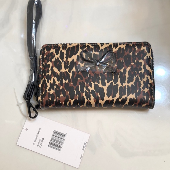 Betsey Johnson XOKARA Leopard Print Faux Leather ZA Wallet Black Bow Accent NWT - Picture 3 of 16